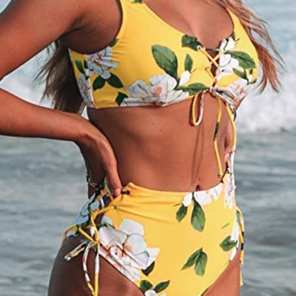 Cupshe Other - Cupshe XXL bikini 2 pc swimsuit - Yellow with white flowers - laced up